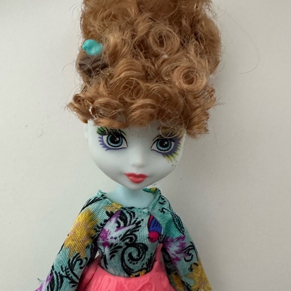 2015 Ever After High Doll Dragon Games Forest Pixies Featherly Doll - Picture 2 of 5